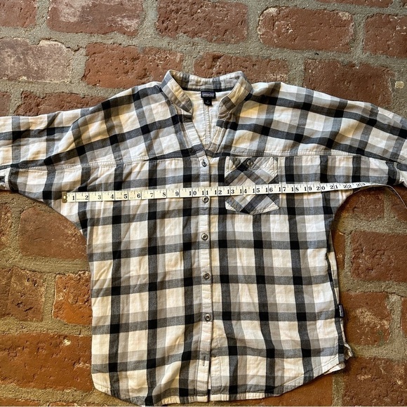 Patagonia Double Weave Woven size 4 button down Feather Grey shirt - Picture 8 of 15